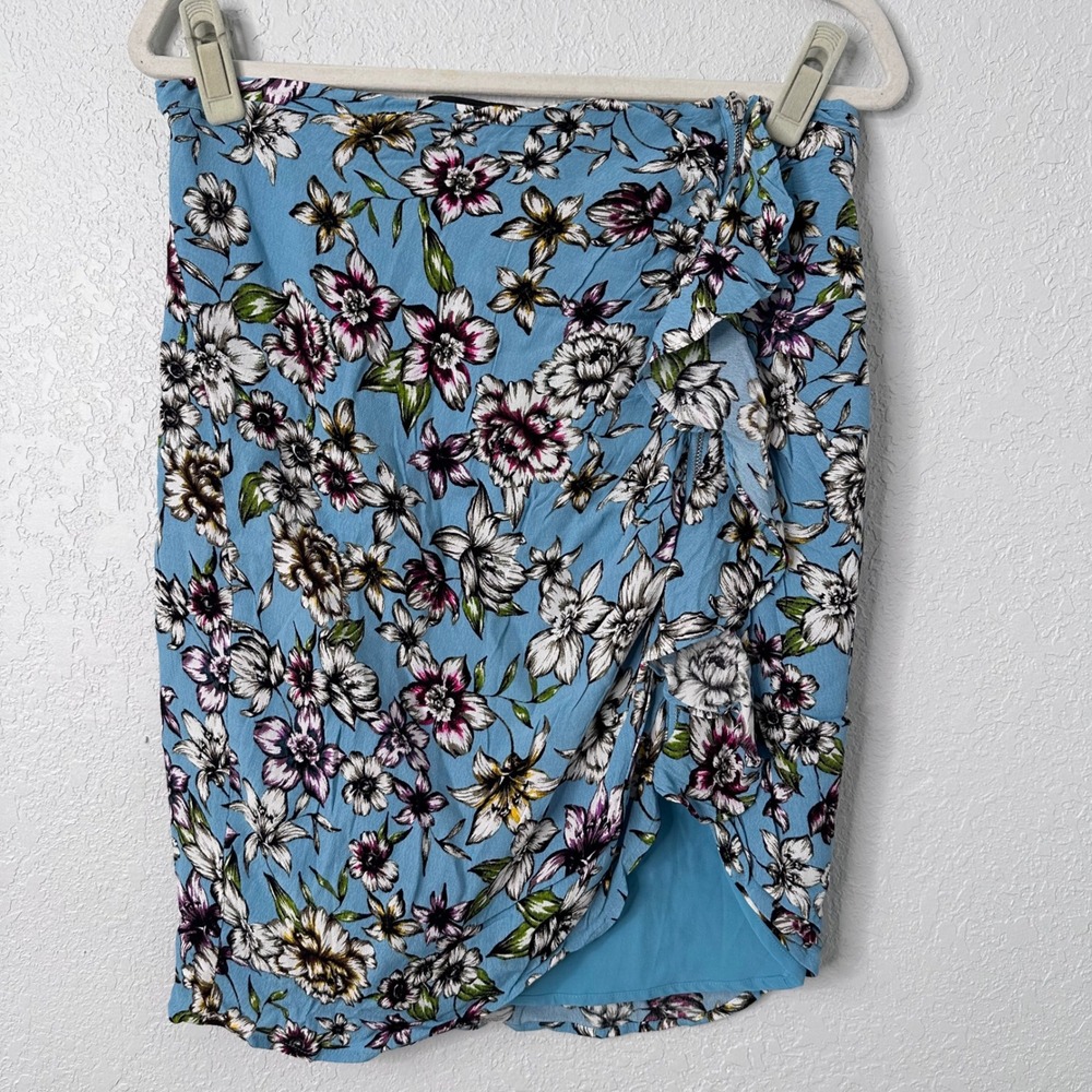 Guess Riot Bloom Floral Ruffle‎ Wrap Mini Skirt Size 8 W83D20RA1E0